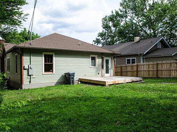 3rd image of 2511 Woodbine Ave