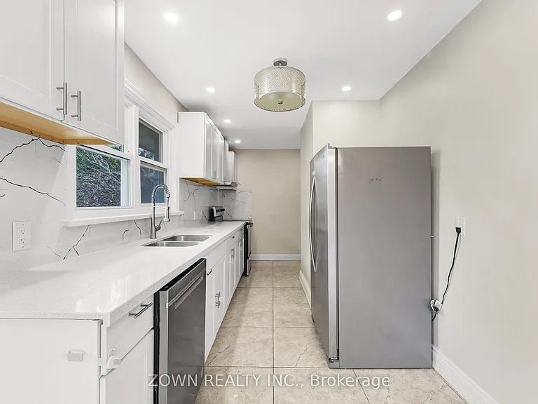 5866 Valley Way #MAIN LEVEL — Photo 8