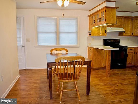 Kitchen - dining area