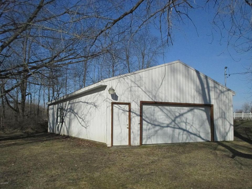 1st image of 10240 Poplar Dr NE