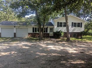 883 Lark Rd, Goodman, MO 64843