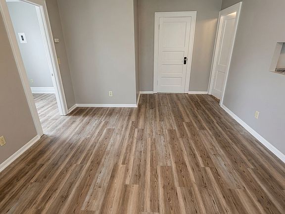4th image of 931 Smith Ave S #1/2