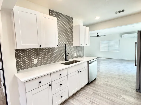 2442 Mountain View Dr, Loveland, CO 80538