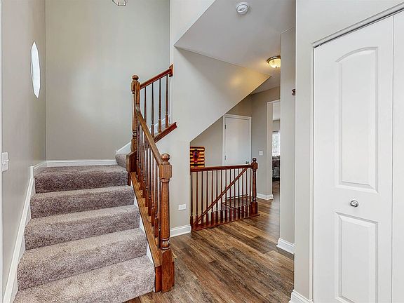 2nd image of 780 Somerset Ct