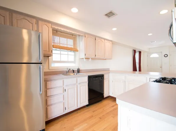 (undisclosed Address), Roxbury, MA 02120