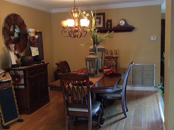 4th image of 10140 Ramblewood Dr