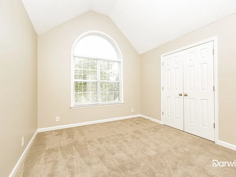 305 Castlemere Ct — Photo 11