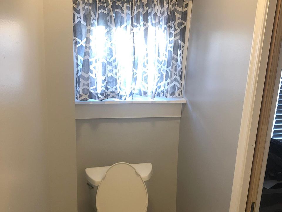 1st image of 373 Shurs Ln
