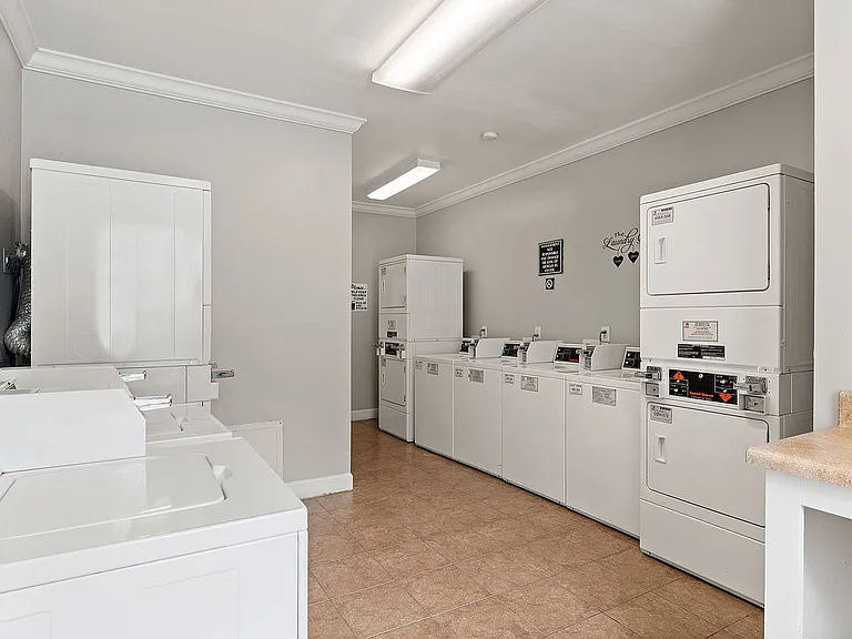 Cortland Austell Laundry HR
