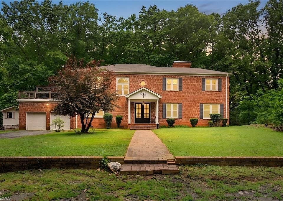 1st image of 301 Carolina Ave
