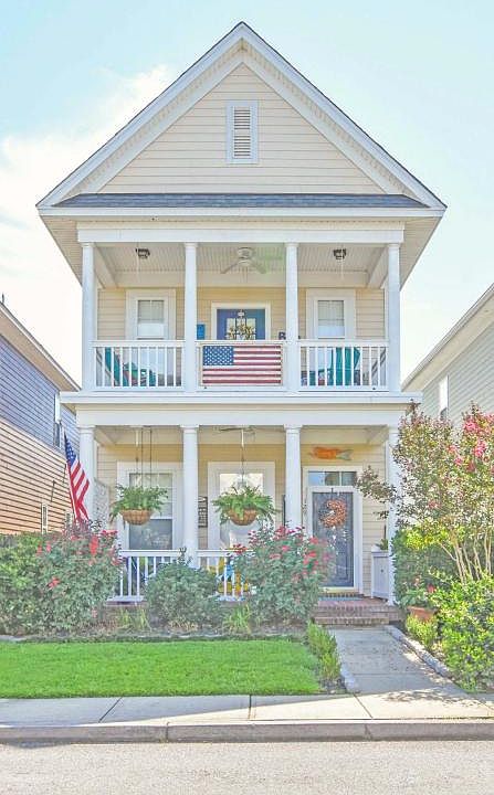 1st image of 129 Hyacinth St