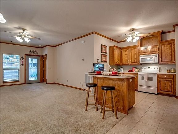 5th image of 41 SW 92nd Pl