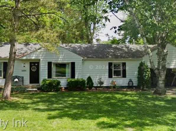 12088 Brewster St, Livonia, MI 48150