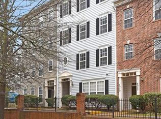 8045 Gatehouse Rd #17, Falls Church, VA 22042