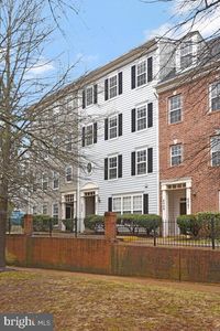 8045 Gatehouse Rd #17, Falls Church, VA, 22042