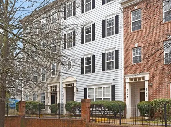 8045 Gatehouse Rd #17, Falls Church, VA 22042
