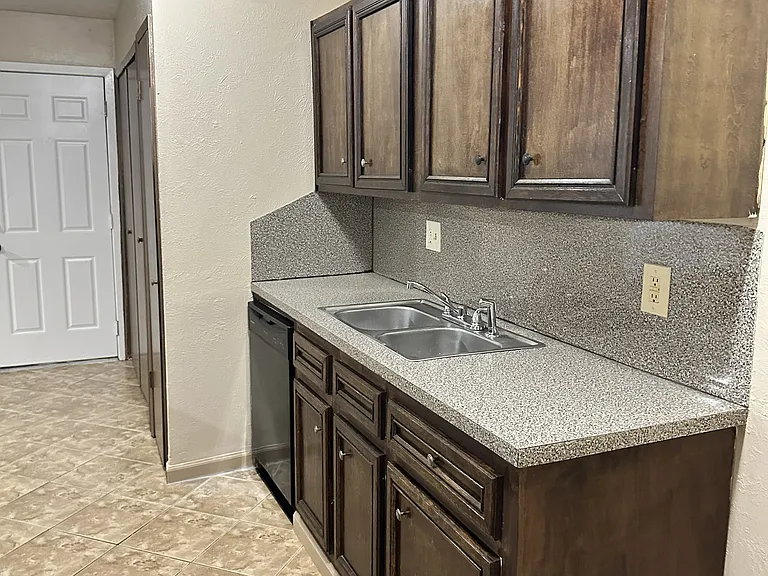 14619 Dartwood Dr — Photo 2