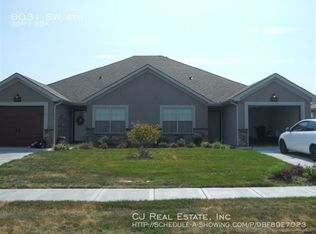 8031 SW 4th St, Blue Springs, MO 64014