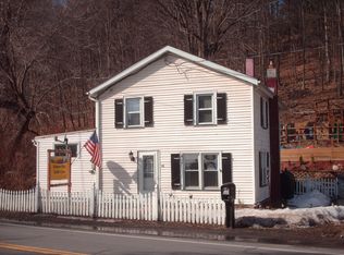 48 Oakland Valley Rd, Cuddebackville, NY 12729