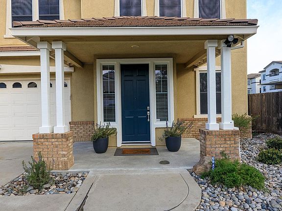 3rd image of 2833 S Prosperity Ct