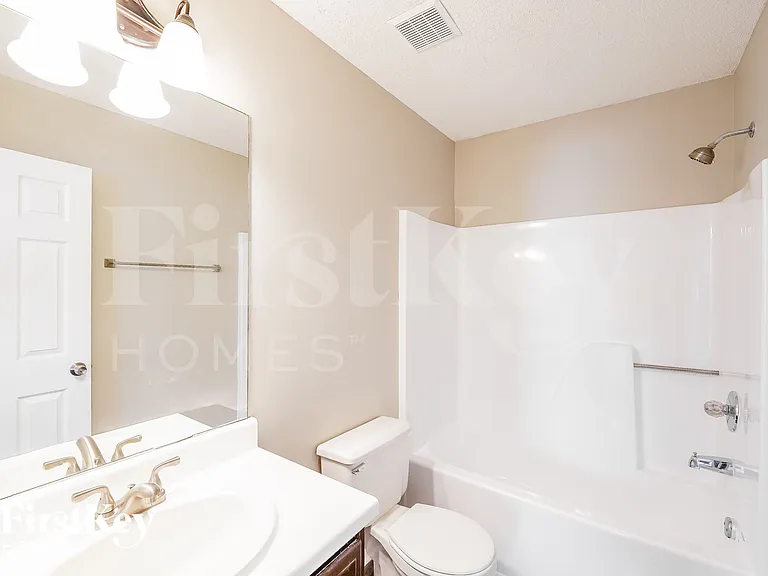 6768 Crossbrook Ln — Photo 14