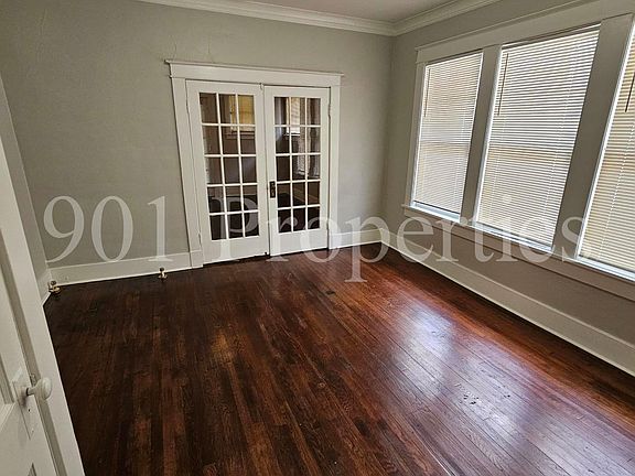 3rd image of 212 N Willett St #4