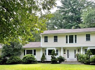 480 Daniels Farm Rd, Trumbull, CT 06611