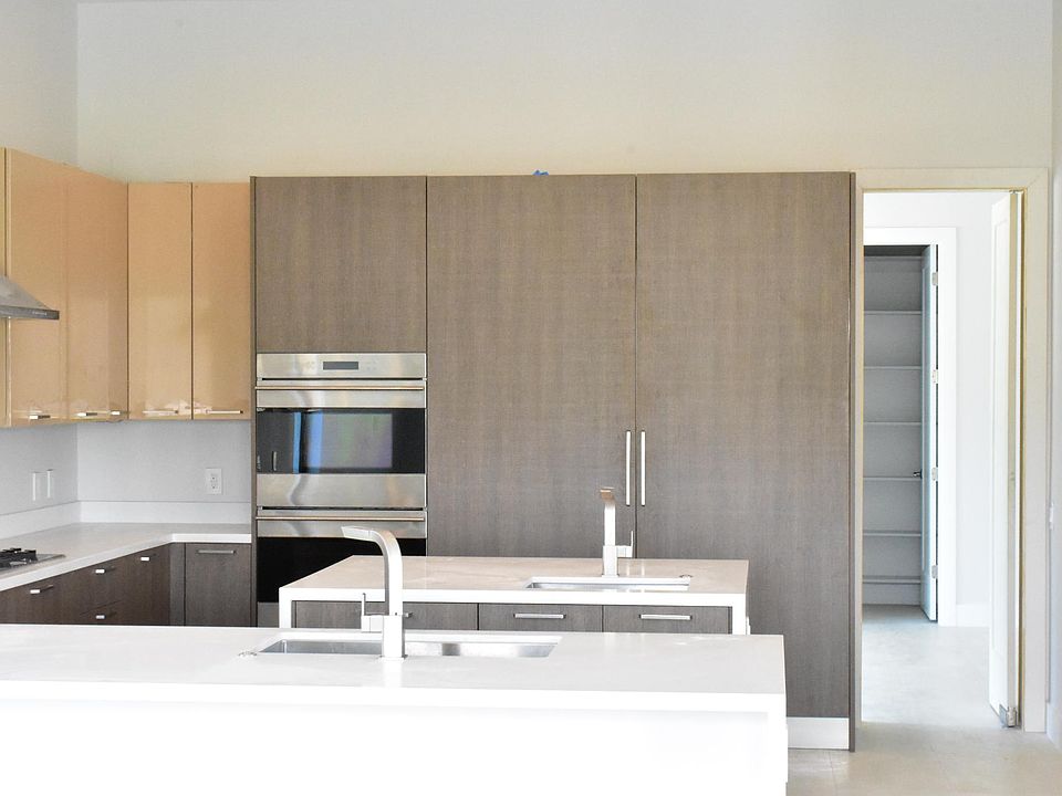 2nd image of 3403 Brookfield Cir N