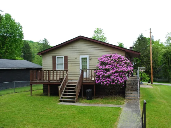 446 Locust Ave, Philippi, WV 26416