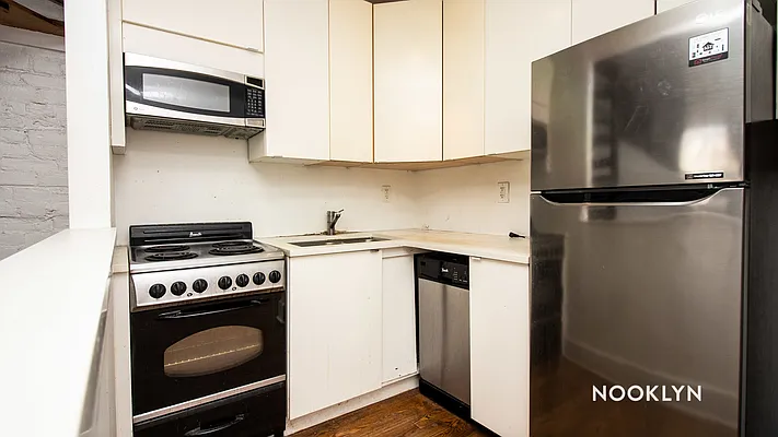 Rented by Nooklyn NYC LLC | media 23