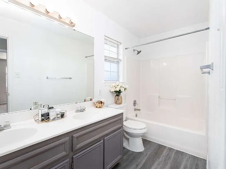 402 Deloris Dr — Photo 17