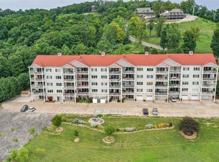 401 Timber Ridge Dr UNIT 20, Grafton, IL 62037