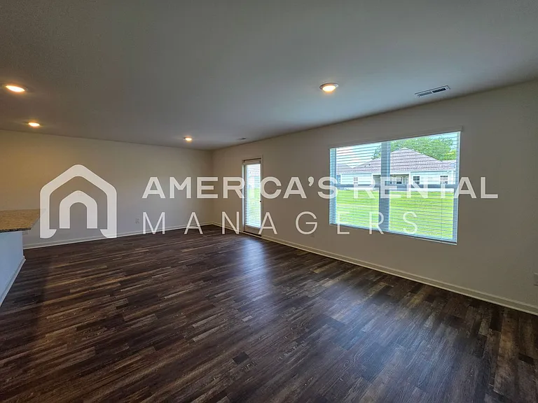 636 Wenonah Way — Photo 41
