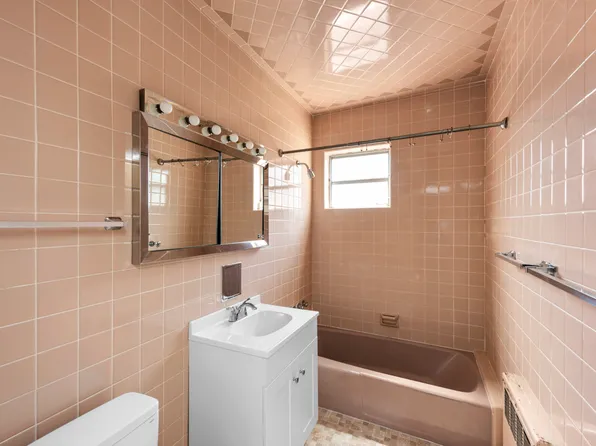 8916 Shore Court image 7 of 11