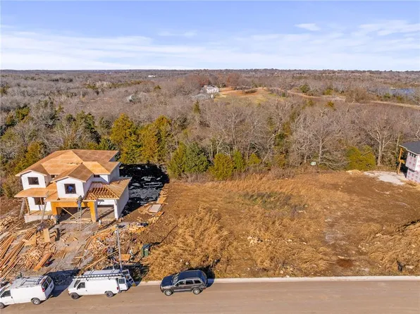 25174 W 141st St, Olathe, KS 66061