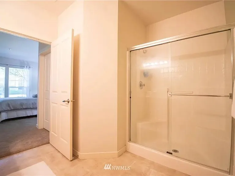22615 NE Alder Crest Dr #102 — Photo 14