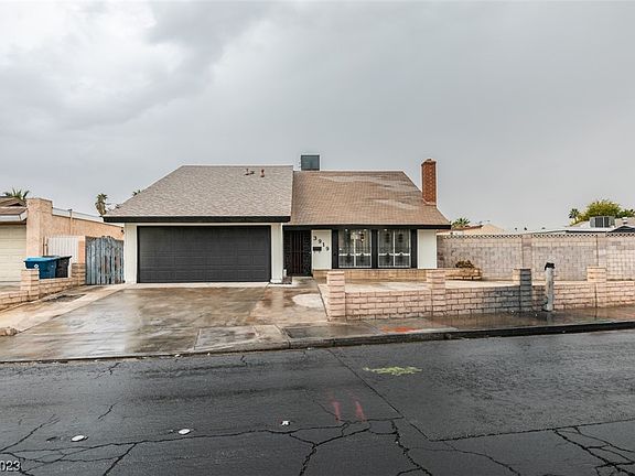2nd image of 3919 Mountain Vista St