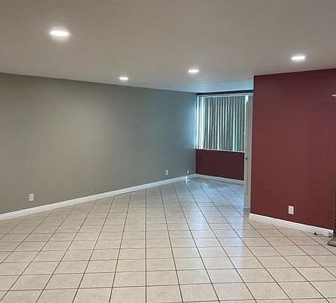 3rd image of 5301 Balboa Blvd Unit D3