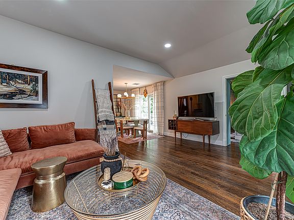 3rd image of 10 Laurel Road