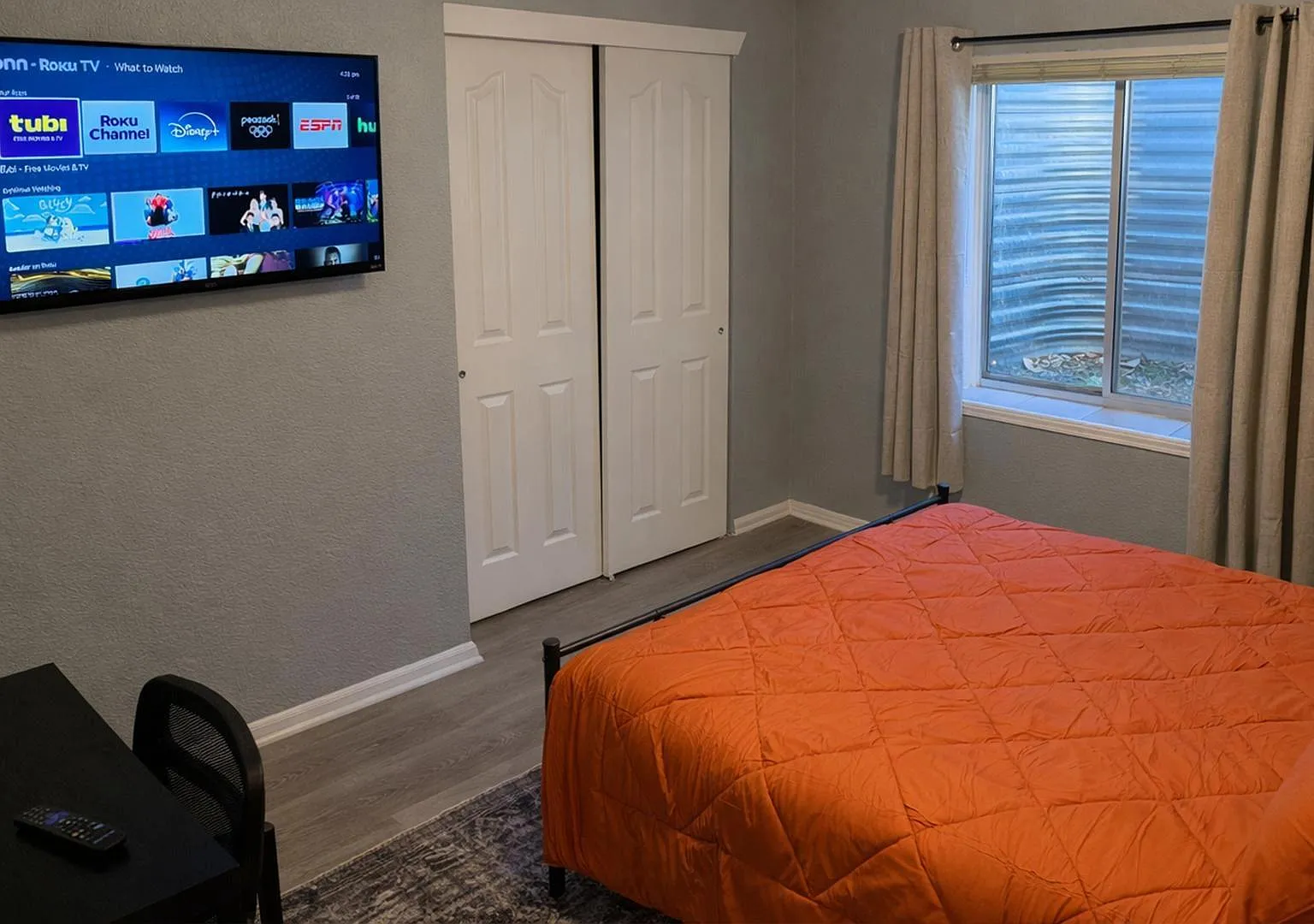 4 bed, 4.0 bath, 3000 sqft, $996 — Photo 2