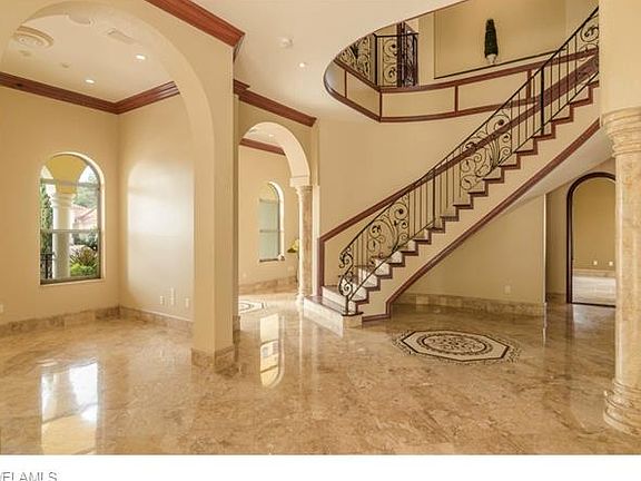 3rd image of 8461 Belle Meade Dr