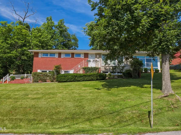 229 Darlington Dr, Kingsport, TN 37660