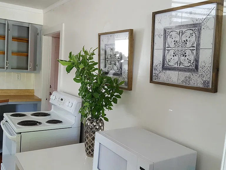 404 Forest Ave #1 — Photo 1