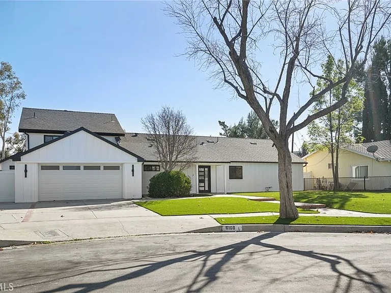 6108 Sadring Ave — Photo 2
