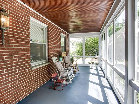 3rd image of 442 Virginia Cir