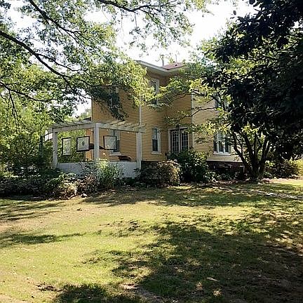 5th image of 924 S Ledford St