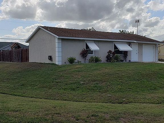 2nd image of 2092 SW Cameo Blvd