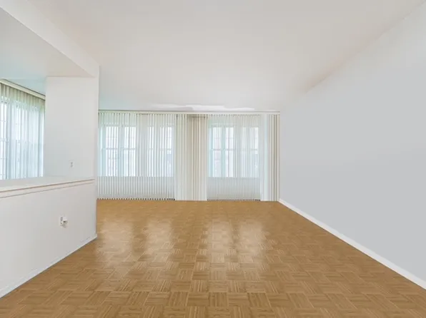 60 Oceana Drive West image 7 of 17