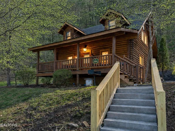 3221 Smoky Ridge Way, Sevierville, TN 37862