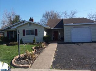 46 Beechtree Rd, Levittown, PA 19057